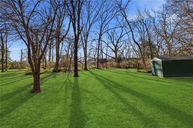 6724 Broadmoor Street, Overland Park, KS 66204