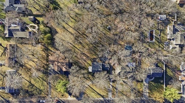 6724 Broadmoor Street, Overland Park, KS 66204