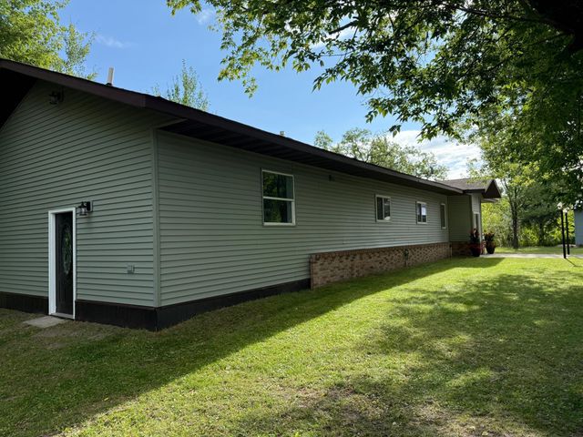 1682 State Highway 11 SE, Baudette, MN 56623