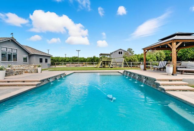 5601 Garst Rd, Modesto, CA 95357