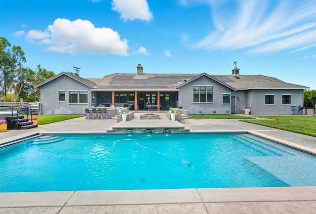 5601 Garst Rd, Modesto, CA 95357