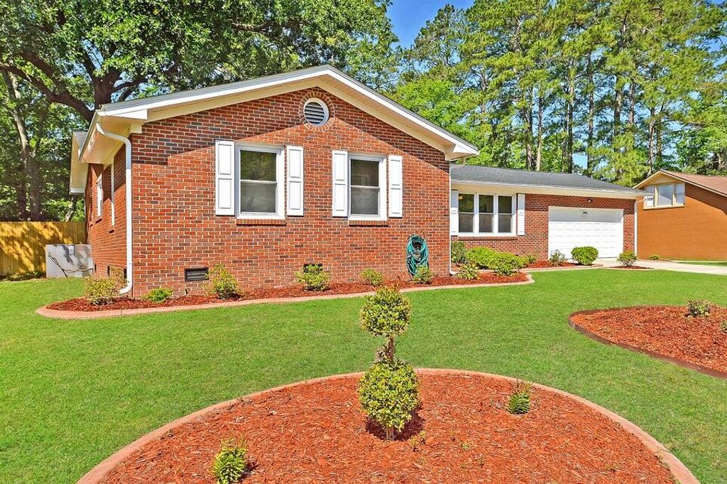 8045 Nantuckett Avenue, North Charleston, SC 29420