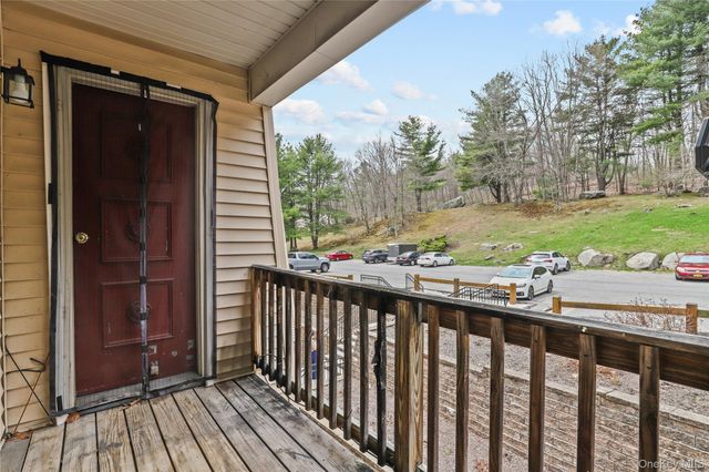 420 Fox Run Lane, Carmel, NY 10512