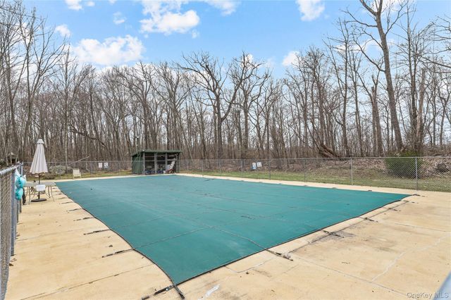 420 Fox Run Lane, Carmel, NY 10512