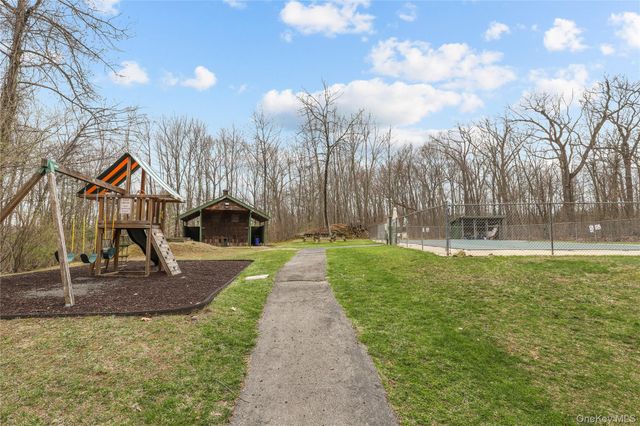 420 Fox Run Lane, Carmel, NY 10512