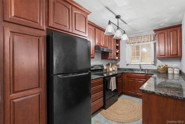 420 Fox Run Lane, Carmel, NY 10512