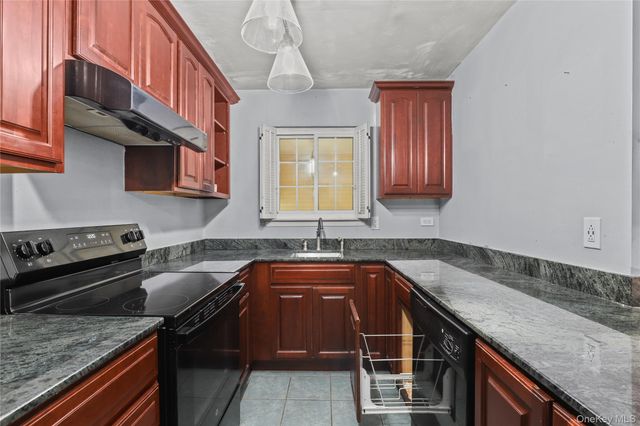 420 Fox Run Lane, Carmel, NY 10512