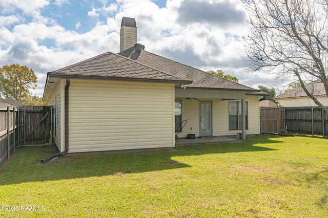 106 Country Garden Lane, Lafayette, LA 70507