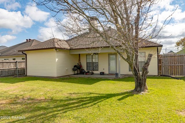 106 Country Garden Lane, Lafayette, LA 70507