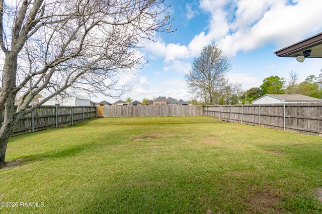 106 Country Garden Lane, Lafayette, LA 70507