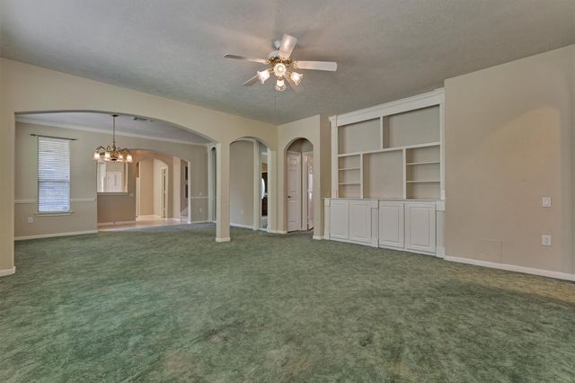 175 W Lilac Ridge Place, The Woodlands, TX 77384