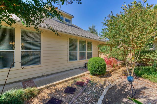 175 W Lilac Ridge Place, The Woodlands, TX 77384