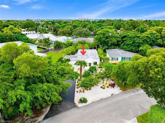 1212 10th AVE N, Naples, FL 34102