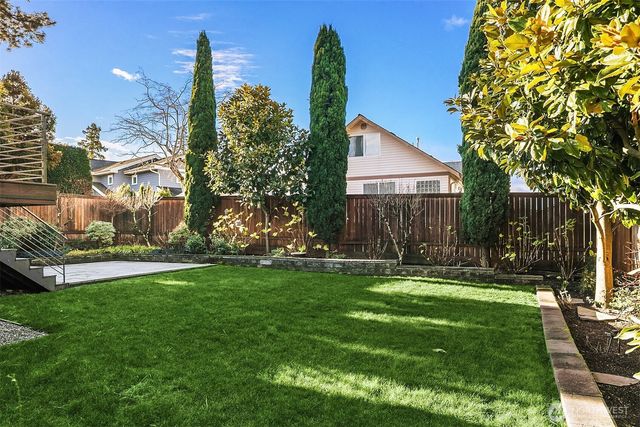 709 3rd Street S, Kirkland, WA 98033