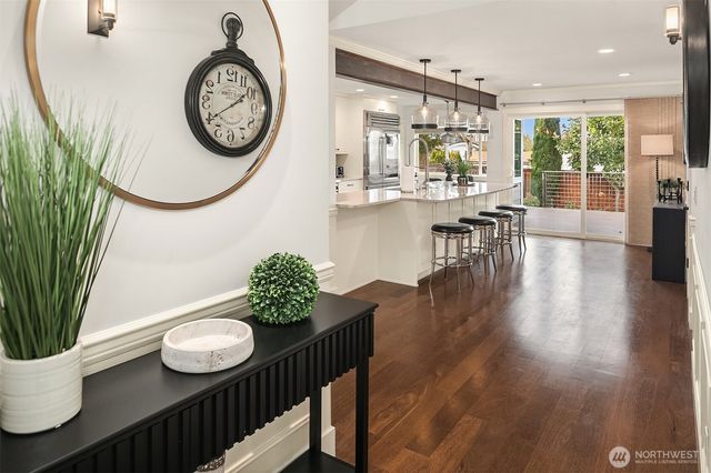 709 3rd Street S, Kirkland, WA 98033