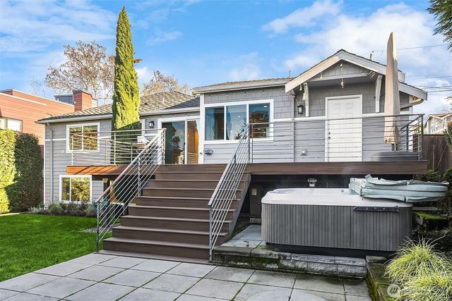 709 3rd Street S, Kirkland, WA 98033