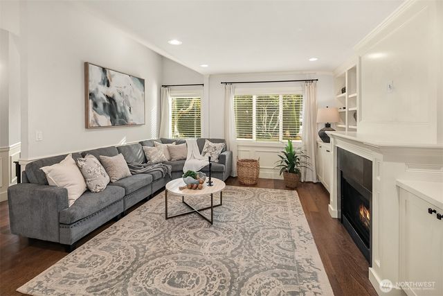 709 3rd Street S, Kirkland, WA 98033