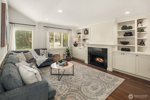 709 3rd Street S, Kirkland, WA 98033