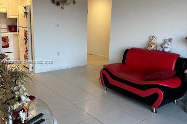 17600 NW 68th Avenue B4002, Hialeah, FL 33015