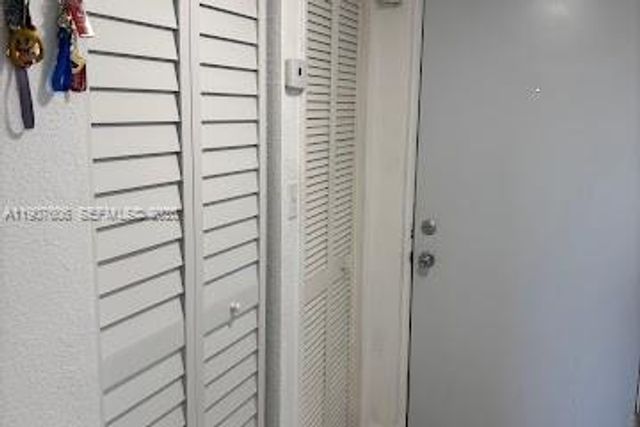 17600 NW 68th Avenue B4002, Hialeah, FL 33015