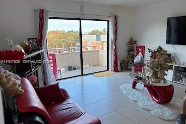 17600 NW 68th Avenue B4002, Hialeah, FL 33015