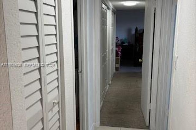 17600 NW 68th Avenue B4002, Hialeah, FL 33015