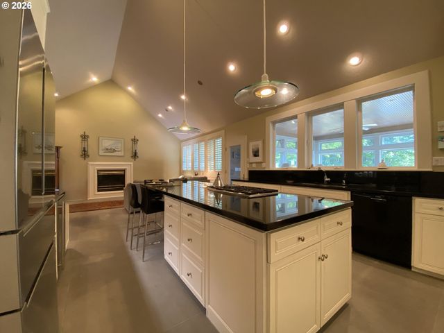 22709 Ne 123RD Cir, Brush Prairie, WA 98606