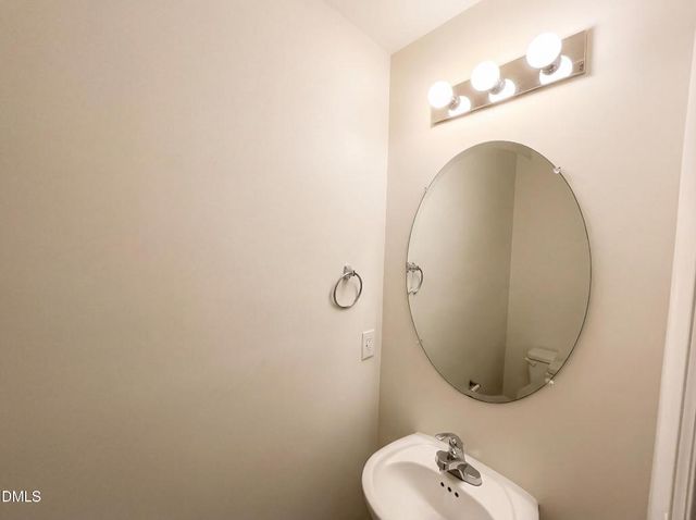 2812 Erinridge Road, Raleigh, NC 27610