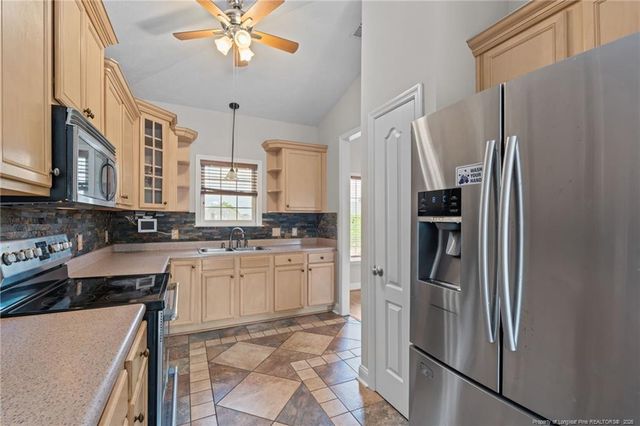 109 Canyon Ct Court, Sanford, NC 27332