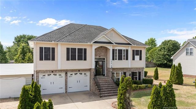 109 Canyon Ct Court, Sanford, NC 27332