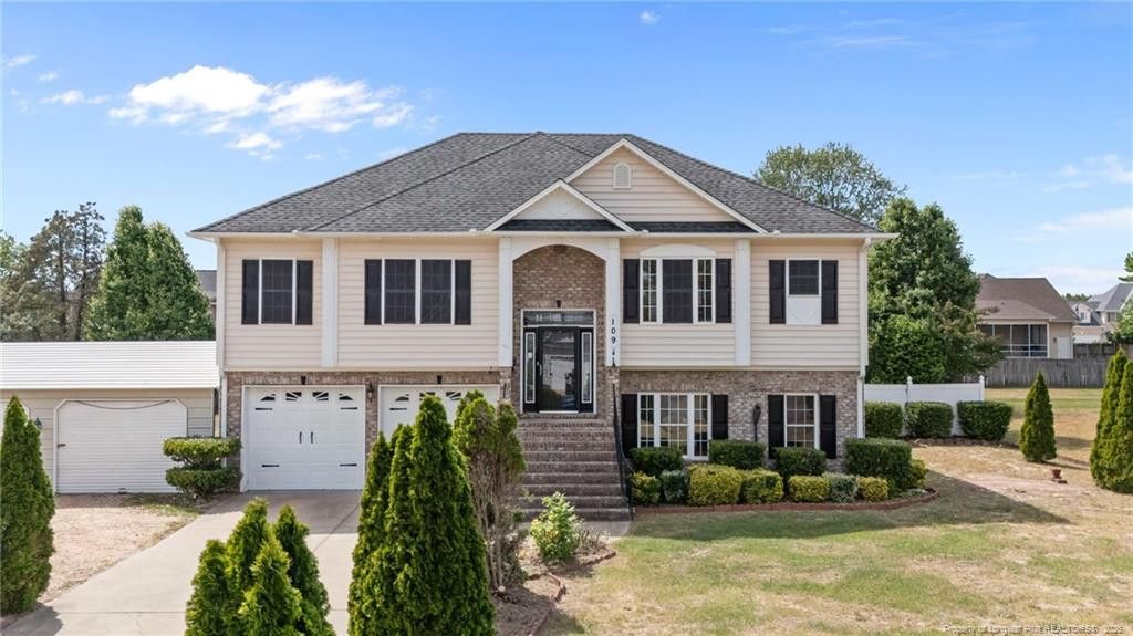 109 Canyon Ct Court, Sanford, NC 27332