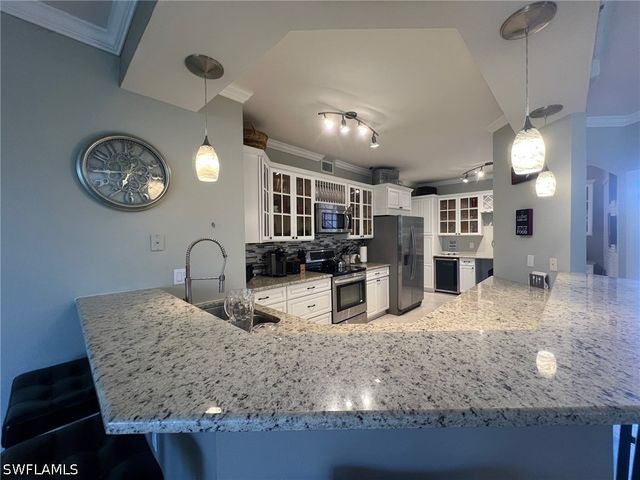 8125 Celeste DR 5113, Naples, FL 34113