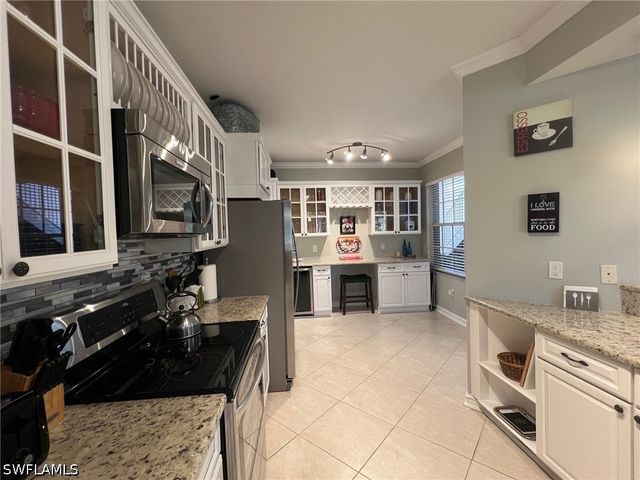 8125 Celeste DR 5113, Naples, FL 34113