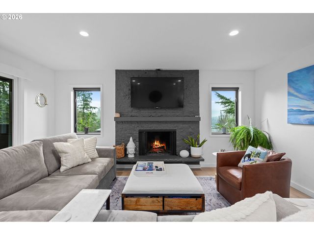 16250 PACIFIC Hwy 69, Lake Oswego, OR 97034