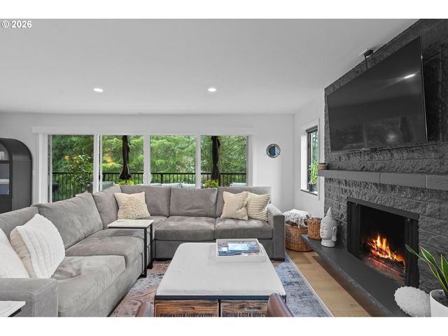 16250 PACIFIC Hwy 69, Lake Oswego, OR 97034