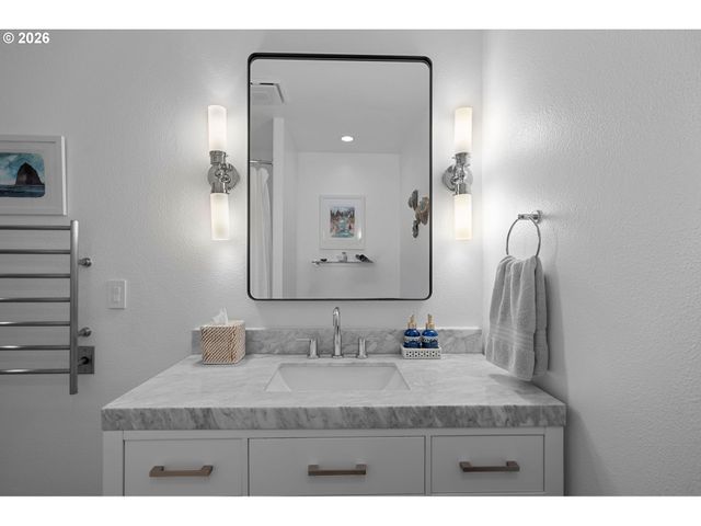 16250 PACIFIC Hwy 69, Lake Oswego, OR 97034