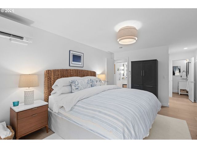 16250 PACIFIC Hwy 69, Lake Oswego, OR 97034