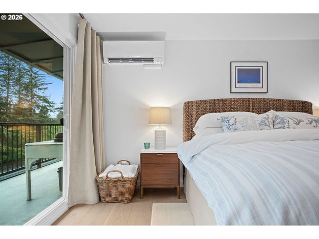 16250 PACIFIC Hwy 69, Lake Oswego, OR 97034