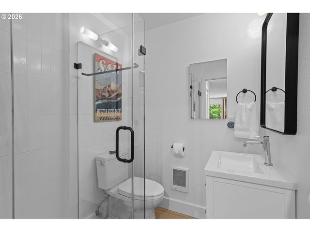 16250 PACIFIC Hwy 69, Lake Oswego, OR 97034