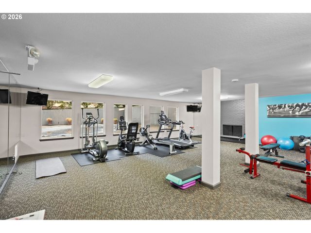 16250 PACIFIC Hwy 69, Lake Oswego, OR 97034