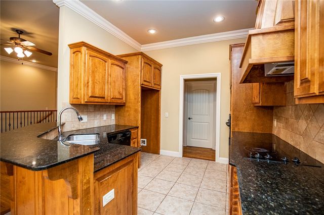 605 Tunbridge Drive, Bentonville, AR 72712