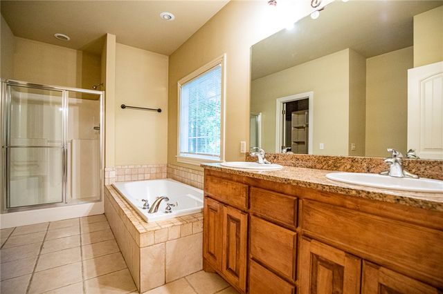 605 Tunbridge Drive, Bentonville, AR 72712