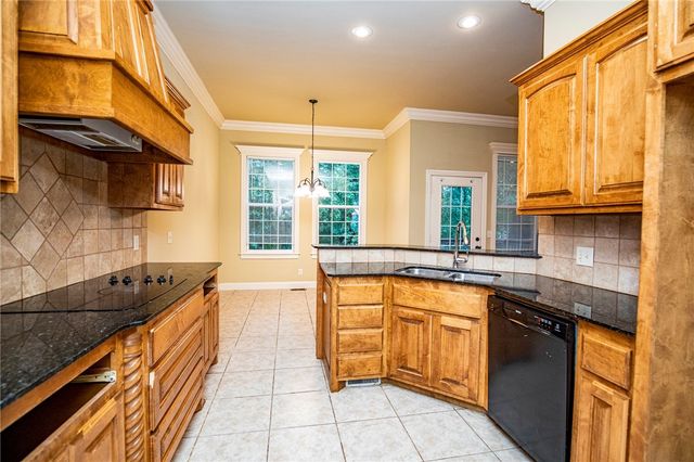 605 Tunbridge Drive, Bentonville, AR 72712
