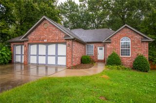 605 Tunbridge Drive, Bentonville, AR 72712