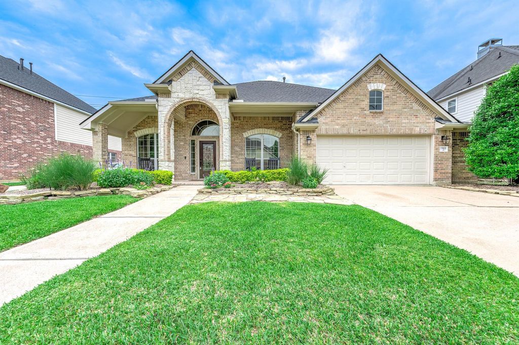 15902 Bennet Chase Drive, Cypress, TX 77429