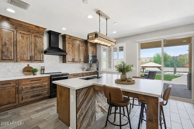 7672 W FETLOCK Trail, Peoria, AZ 85383