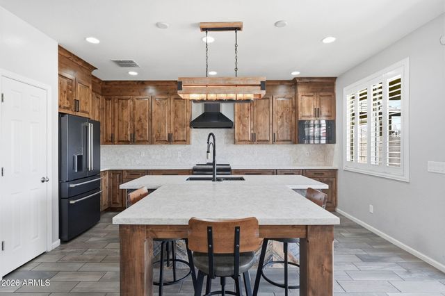 7672 W FETLOCK Trail, Peoria, AZ 85383