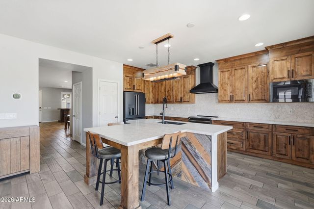 7672 W FETLOCK Trail, Peoria, AZ 85383