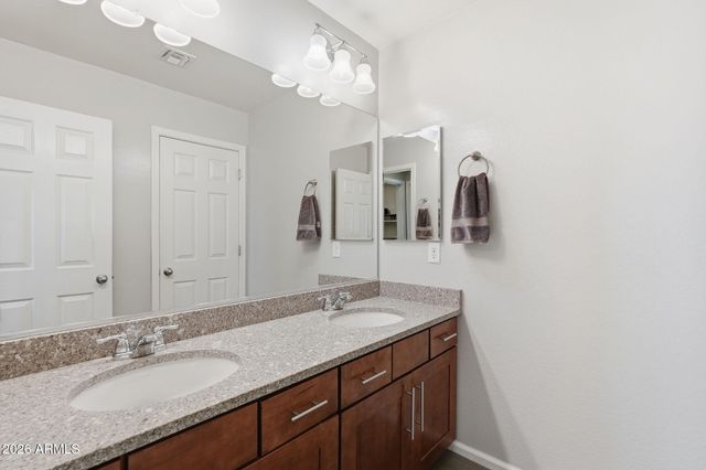 7672 W FETLOCK Trail, Peoria, AZ 85383