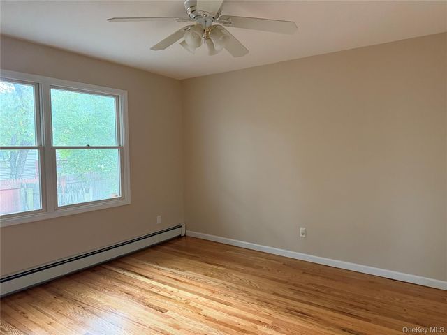 6 Concord Avenue, Medford, NY 11763